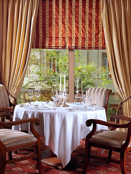 Γιορτάστε τον Αγιο Βαλεντίνο στη... Βουλή του Athens Plaza