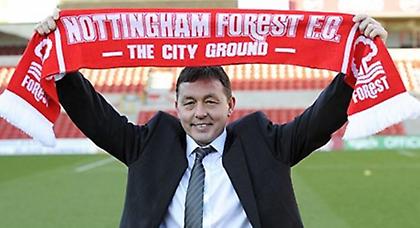 Ο Ντέιβις στον πάγκο της Φόρεστ