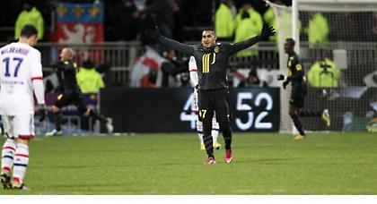 Τίτλος; The next year