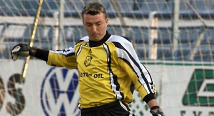 Φιλί ζωής με γκολ τερματοφύλακα (video)