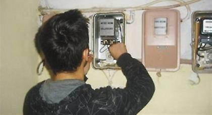 Κλέβουν ρεύμα από τη ΔΕΗ «πειράζοντας» τους μετρητές