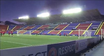 Δοκιμές στην άμυνα ο Μίτσελ (Web TV)