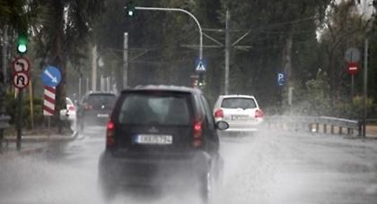 Οδηγώντας στη βροχή