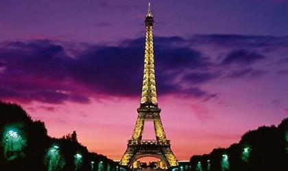 Οι ερωτευμένες Ελληνίδες θέλουν να ταξιδέψουν για το ταίρι τους