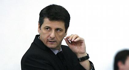 Κόντρα στον… πρώην