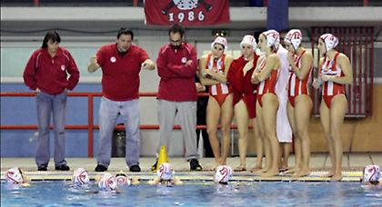 Ακάθεκτες οι «ερυθρόλευκες»