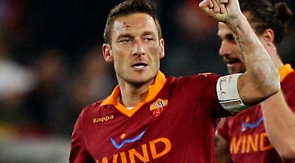 Γράφει ιστορία ο Τότι