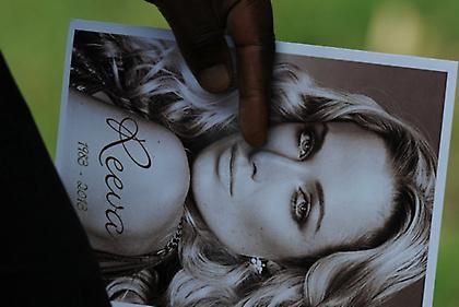 Θρήνος και οργή στην κηδεία της Στίνκαμπ