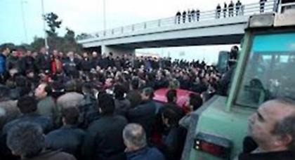 Συγκεντρώσεις και πορείες σε όλη τη χώρα