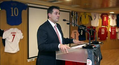 Βασικός ομιλητής της UEFA o Bασάρας