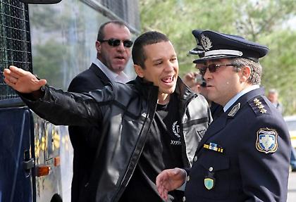 Η Χρυσή Αυγή ζήτησε την απόλυση αλλοδαπών εργαζόμενων από το ΠΓΝ Ρίου