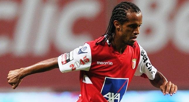 «Κλείνει» τον Σαλίνο