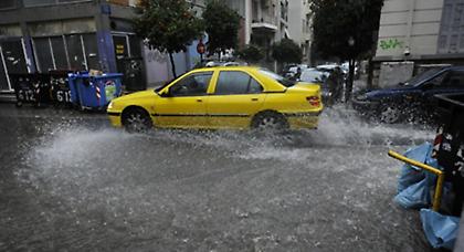 «Βούλιαξε» το Λεκανοπέδιο απ’ τη νεροποντή