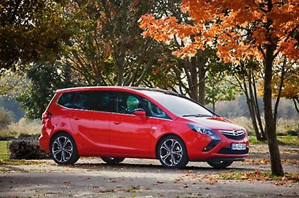Zafira Tourer BiTurbo: Το ταχύτερο συμπαγές επταθέσιο diesel