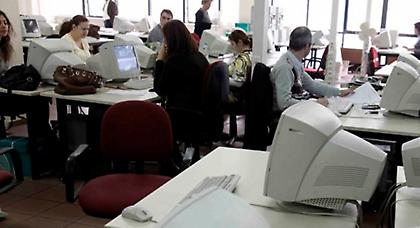 Face control για 800.000 δημοσίους υπαλλήλους