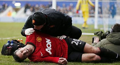 Τράκαρε με το… μικρόφωνο ο Φαν Πέρσι (video)