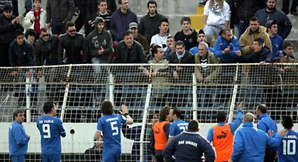 Καταγγελίες για ξυλοδαρμό φιλάθλων από τα ΜΑΤ