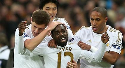 Το παραμύθι, είχε μόνο… κύκνους (video)