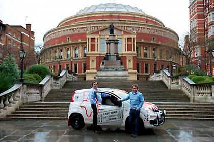 Κέιπ Τάουν - Λονδίνο με Fiat Panda για φιλανθρωπικό σκοπό