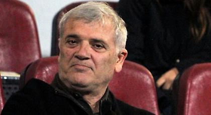 Έμεινε… τριανδρία