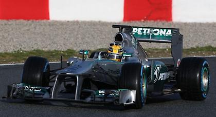 Ταχύτερος στη βροχή ο Χάμιλτον