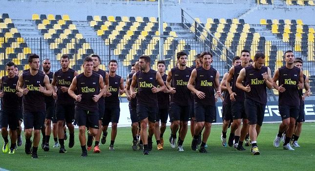 Γυαλίζει το μάτι τους