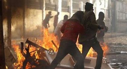 Αίγυπτος: Διαδηλωτές πυρπόλησαν αστυνομικό τμήμα