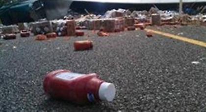 Ο δρόμος γέμισε κέτσαπ