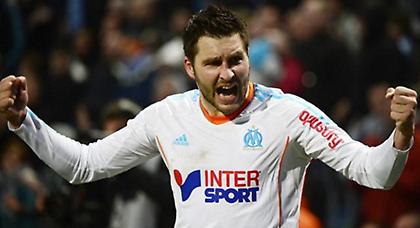 Ανατροπή με τη… σέντρα!