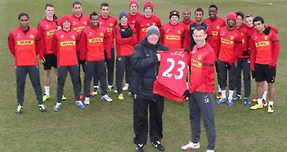 1000άρα με φανέλα βασικού ο Γκιγκς