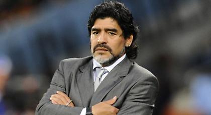 Μαραντόνα: «Ο Μπλάτερ φταίει που δεν προπονώ!»