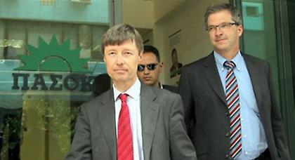 Ανεργία, απολύσεις, ύφεση στο τραπέζι Βενιζέλου - Τρόικας