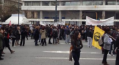 Στο υπουργείο Οικονομικών οι φοιτητές