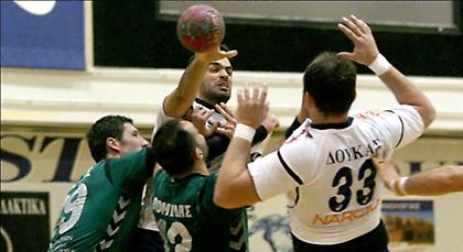 Πήραν το ντέρμπι οι «λύκοι», νίκες για ΑΕΚ και ΠΑΟΚ