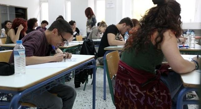 Ανατροπές στις βάσεις των Πανελλαδικών