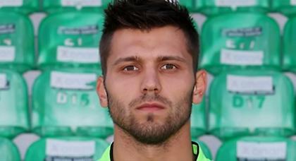 «Σκαλοπάτια πιο πάνω η Εθνική»