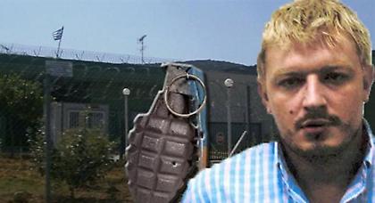 Κρατά ομήρους με χειροβομβίδα ο Ριζάι στις φυλακές Μαλανδρίνου