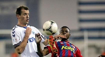 Εκτός διεθνείς, Καραμάνος