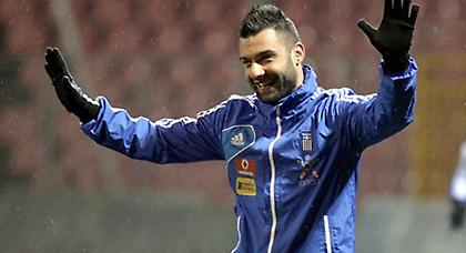 Ερυθρόλευκες ματιές για Τζαβέλλα