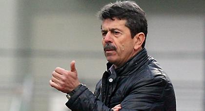 Λύνονται τα χέρια του σιγά- σιγά