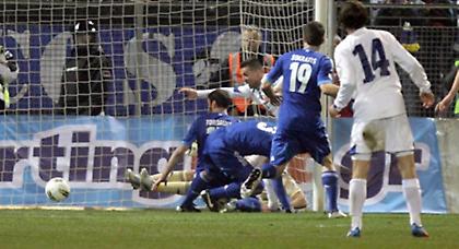 Παράδοση άνευ όρων...