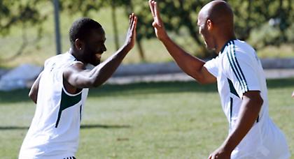 «Κλωτσάνε» Κουίνσι και Μπουμσόνγκ