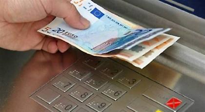 Αναλήψεις εκατομμυρίων... όσο οι τράπεζες στην Κύπρο ήταν κλειστές