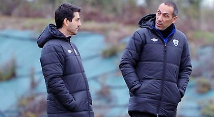 Σβήνει παίκτες από το… απουσιολόγιο