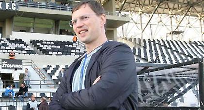 Είμαι ο Λάζο και κάνω τα νταραβέρια