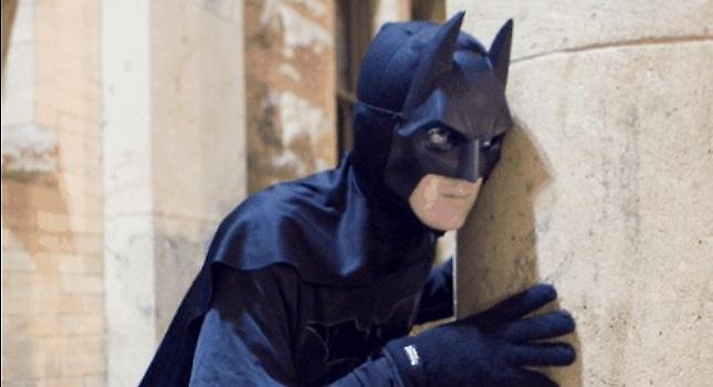 O Batman της Petaluma!