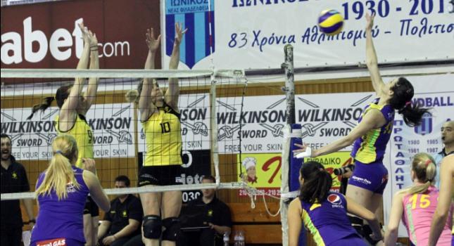 Στον τελικό η ΑΕΚ