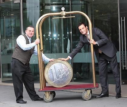 Χρήματα στο «Χαμόγελο του Παιδιού» απο πελάτες του Hilton Αθηνών