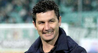 Ψάχνει για λύσεις