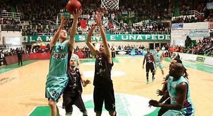 Και άσε τους άλλους να… σφάζονται